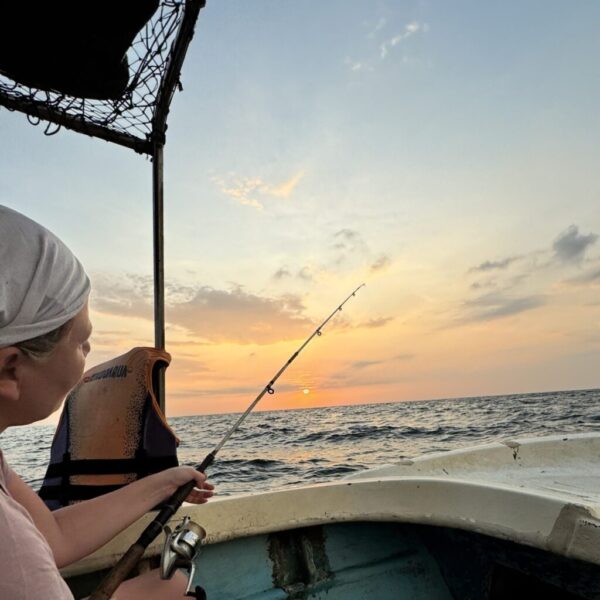 guesthouse-hikkaduwa-beach_guesthouse-hikkaduwa-beach_the-calm-palm_catch-and-cook_a-unique-fisching-experience_.8